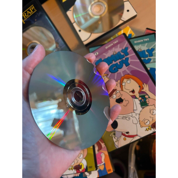 Family Guy: Vol 1 - Season 1,2/vol 2 Season 3/Dark Side/Its A Trap, Untold Story - Picture 12 of 14